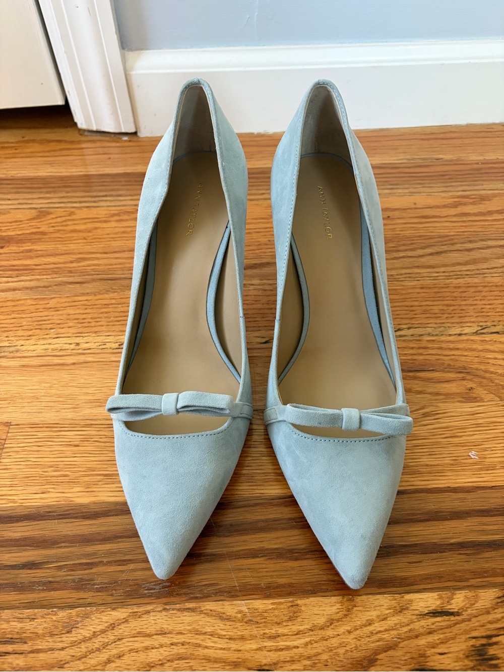 Ann Taylor Mila Skinny Bow Pump